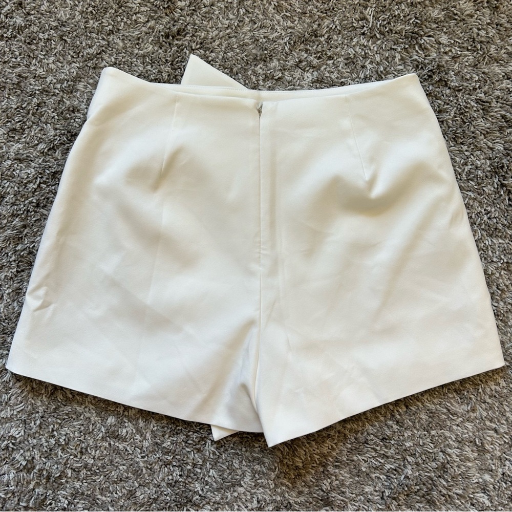 Revolve Lovers and Friends Tanner Skorts - White - Picture 5 of 8